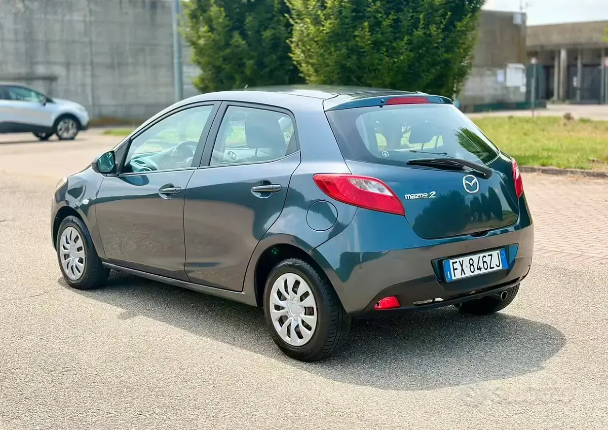 Usata Mazda 2 86 CV (63 kW) 2008 Grigio Berlina