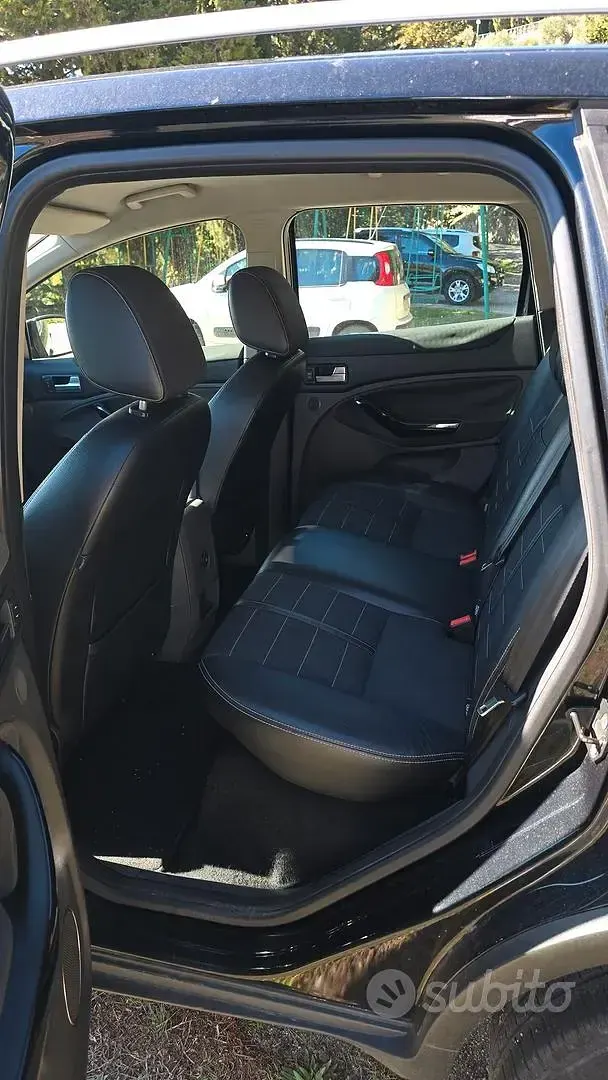 Usata Ford Kuga Titanium 140 CV (102 kW) 2012 Nero SUV
