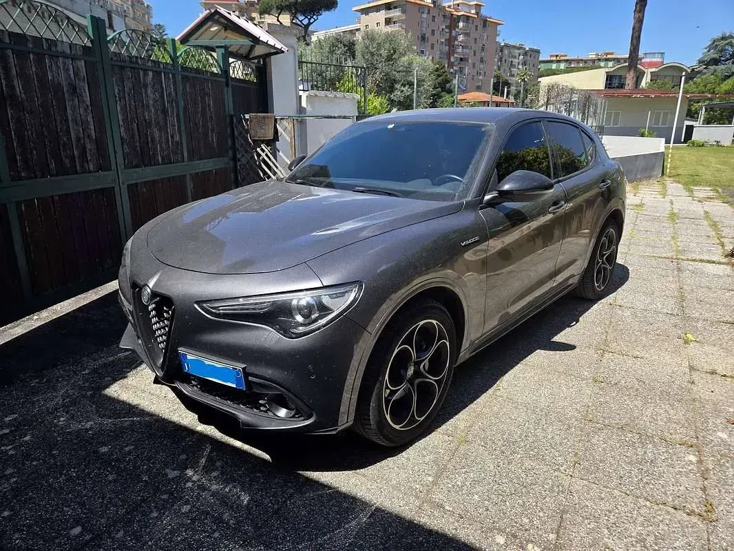 Usata Alfa Romeo Stelvio Ti 209 CV (153 kW) 2022 Grigio SUV