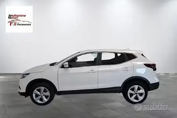 Usata Nissan Qashqai N-Connecta 140 CV (102 kW) 2021 Bianco SUV
