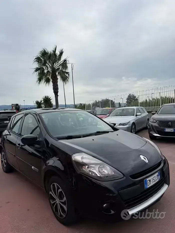 Usata Renault Clio IV Dynamique 75 CV (55 kW) 2012 Nero Berlina