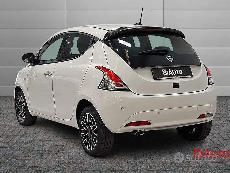 Usata Lancia Ypsilon S 69 CV (50 kW) 2024 Bianco Utilitaria