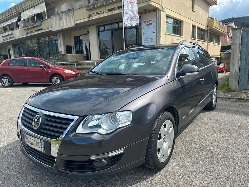 Usata VW Passat Comfortline 140 CV (102 kW) 2007 Grigio Station wagon