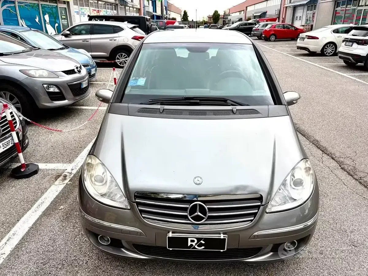 Usata Mercedes A180 Elegance 109 CV (80 kW) 2007 Grigio Berlina