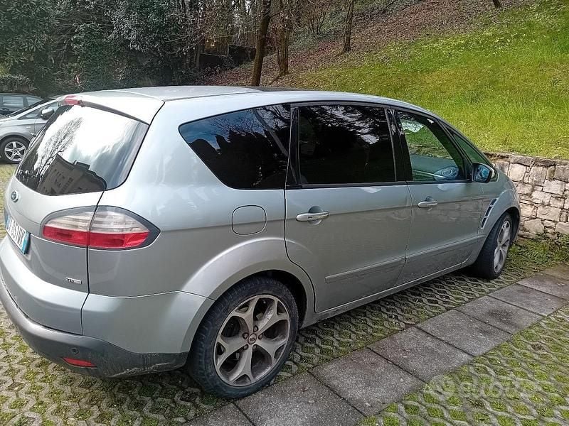 Usata Ford S-MAX 140 CV (102 kW) 2009 Grigio Monovolume