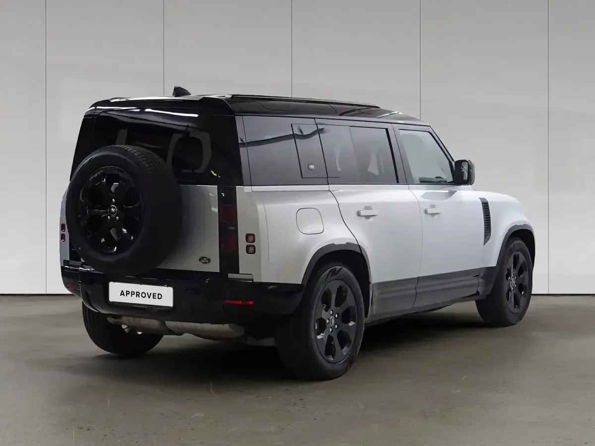 Usado Land Rover Defender SE Dynamic 249 HP (183 kW) 2023 Prateado SUV