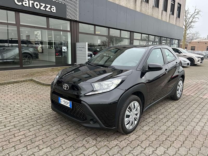 Usata Toyota Aygo X 72 CV (52 kW) 2024 Nero SUV