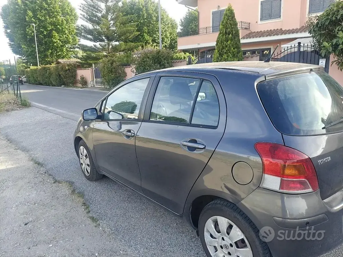 Usata Toyota Yaris 69 CV (50 kW) 2009 Utilitaria