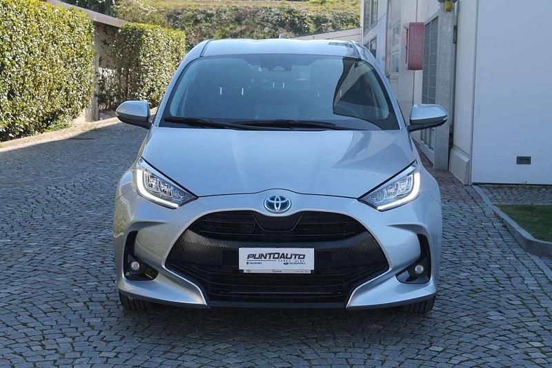 Second-hand Toyota Yaris Hybrid Trend 116 CP (85 kW) 2022 Argintiu Hatchback