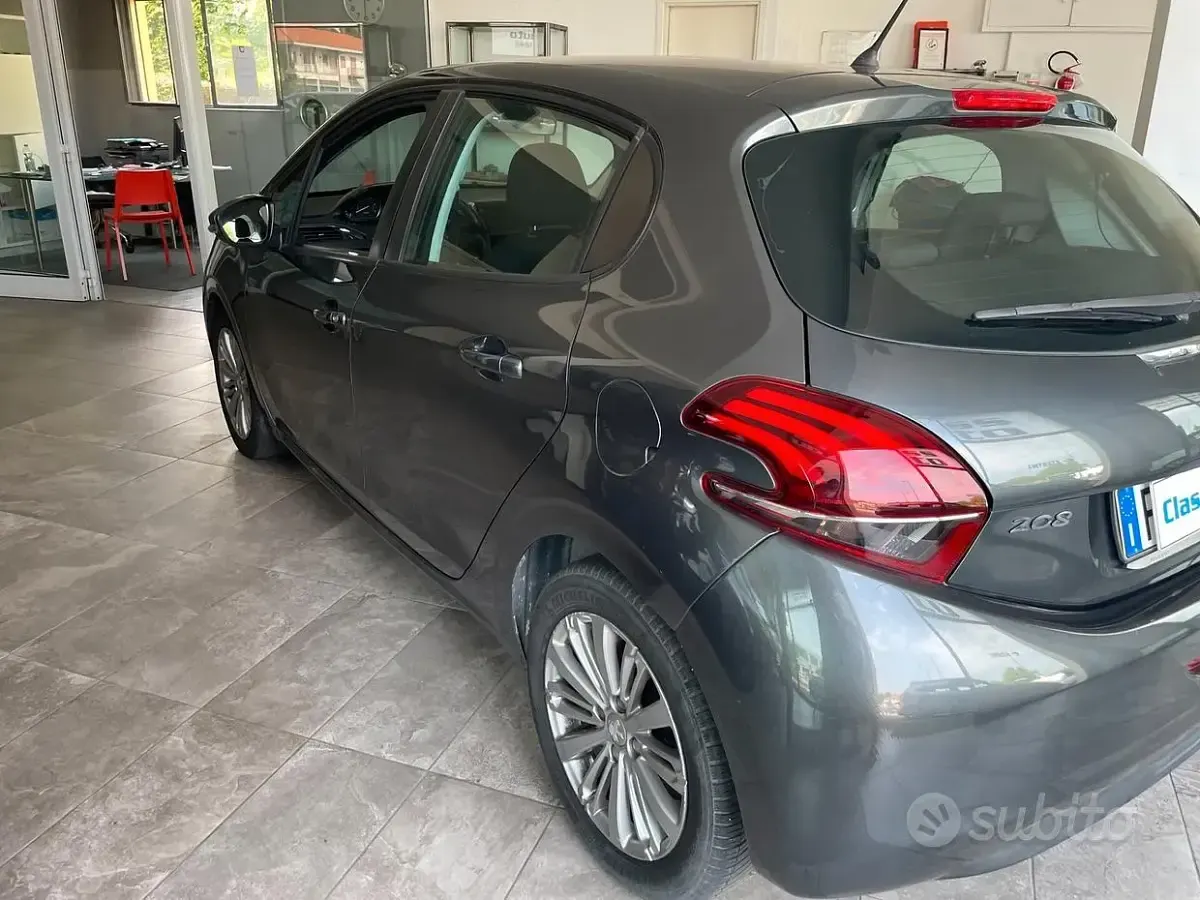 Usata Peugeot 208 Active 75 CV (55 kW) 2016 Grigio Utilitaria
