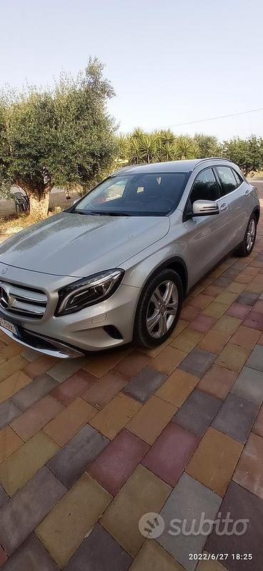 Usata Mercedes GLA200 136 CV (100 kW) 2016 Grigio SUV