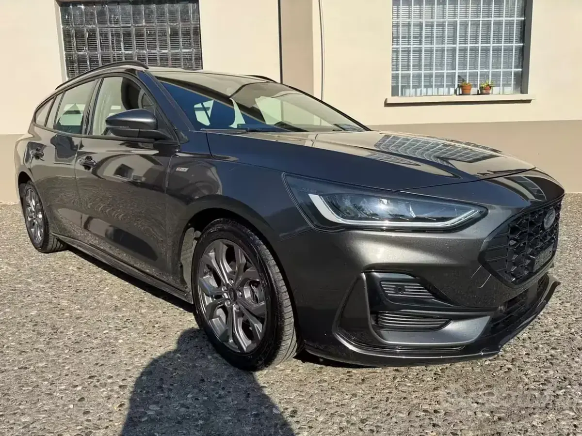 Usata Ford Focus ST 125 CV (91 kW) 2023 Grigio Station wagon