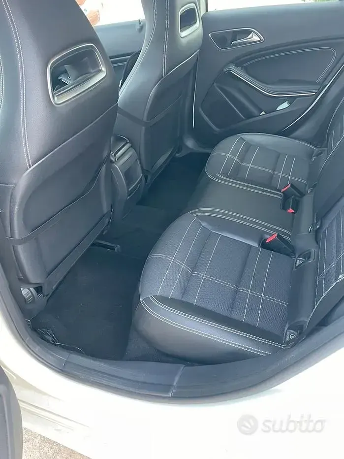 Usata Mercedes A180 109 CV (80 kW) 2014 Bianco Utilitaria