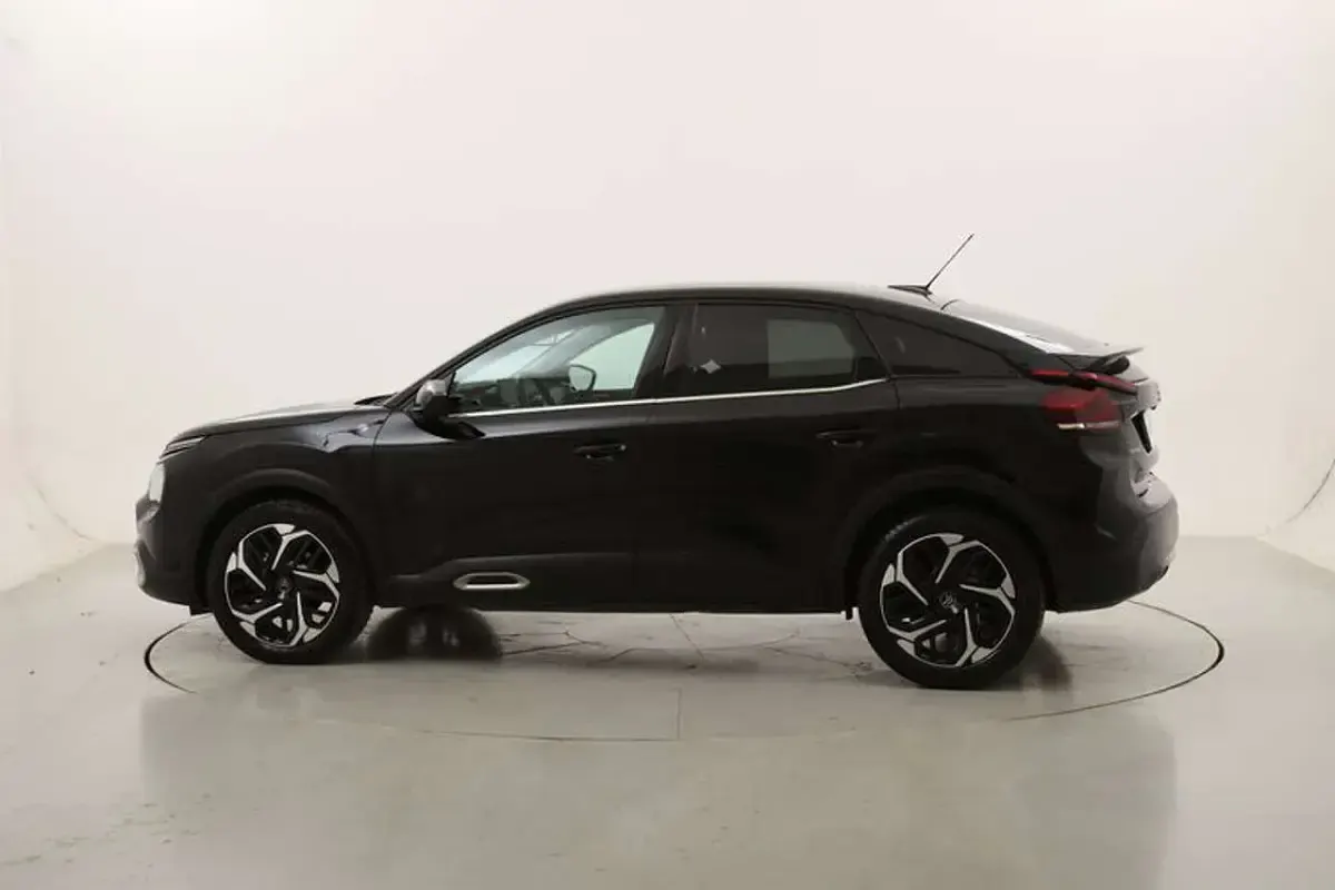 Usata Citroën C4 Shine 131 CV (96 kW) 2022 Nero Berlina