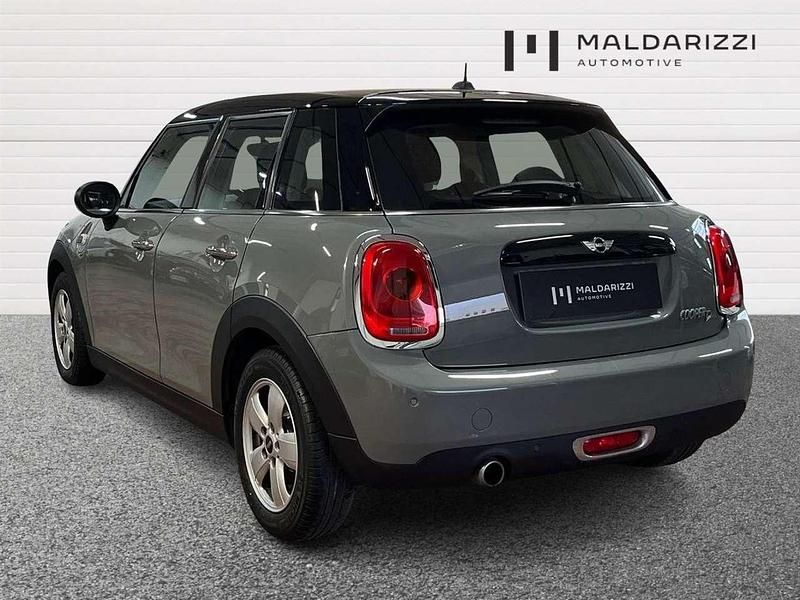 Usata Mini Cooper D Business 116 CV (85 kW) 2017 Nero Utilitaria