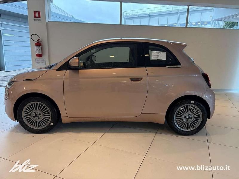 Nuova Fiat 500 2026 Rose gold metallizzato Berlina