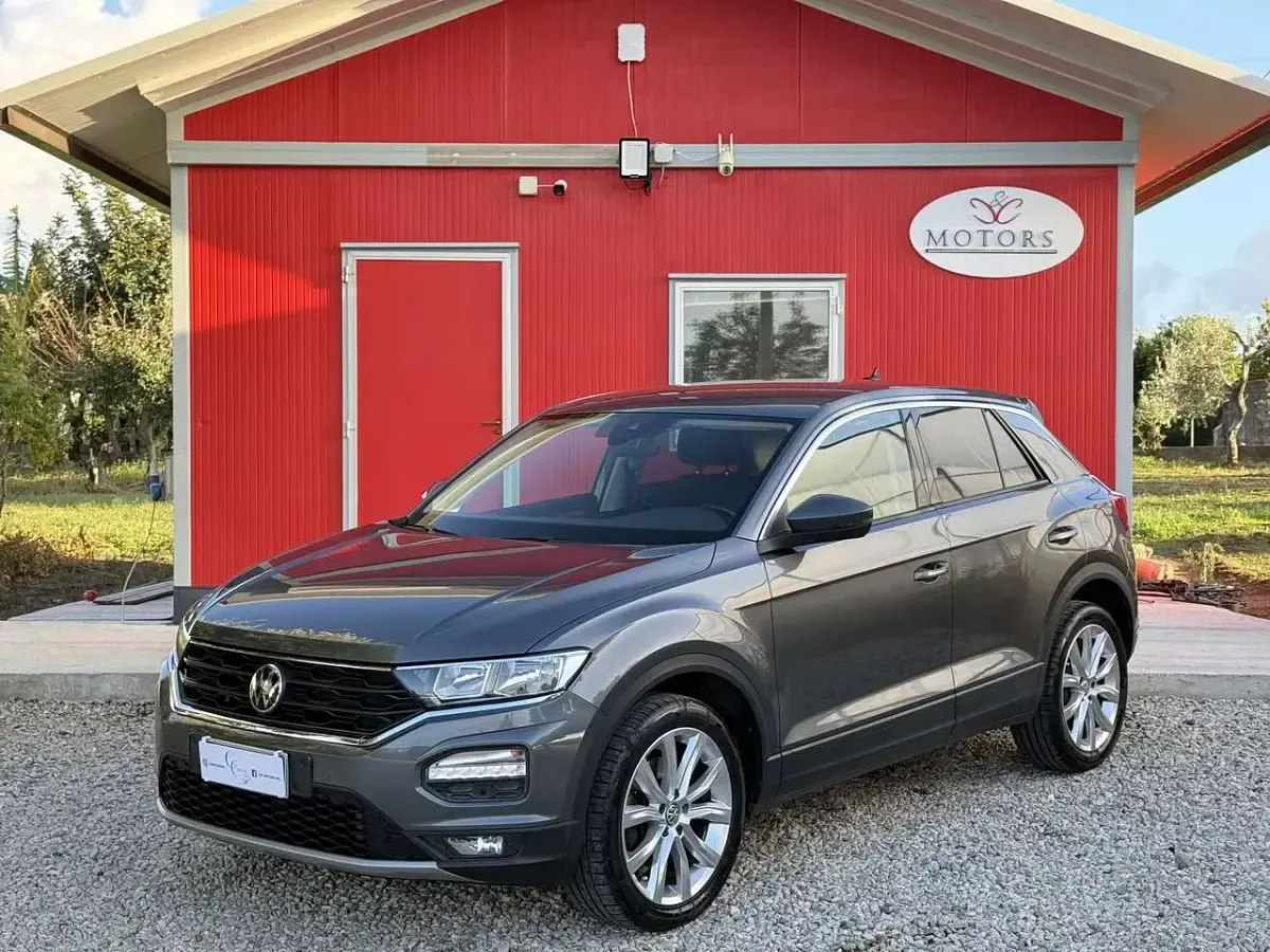 Usata VW T-Roc Sportline 150 CV (110 kW) 2021 Grigio SUV
