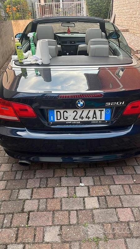 Usata BMW 320 Cabriolet 170 CV (125 kW) 2007 Blu Cabrio