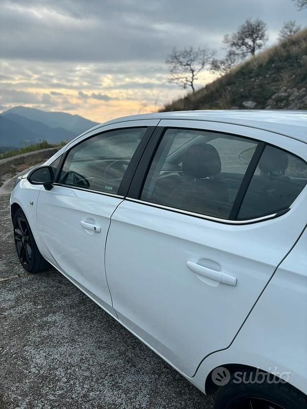 Usata Opel Corsa 90 CV (66 kW) 2016 Bianco Utilitaria