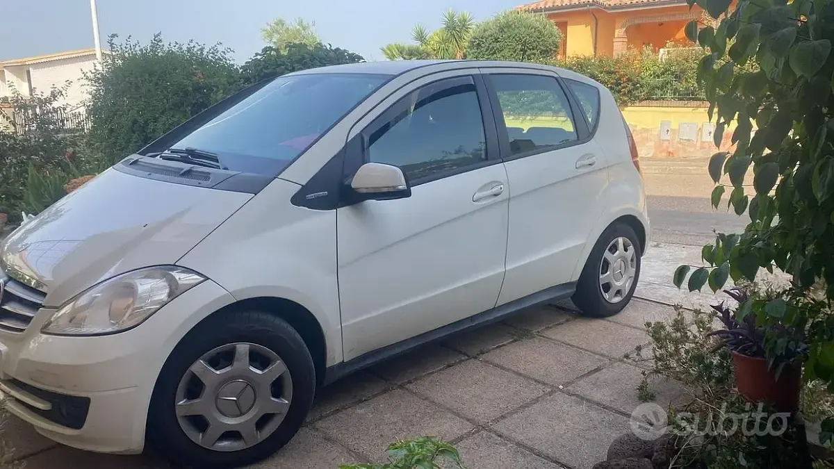 Usata Mercedes A160 95 CV (69 kW) 2011 Bianco Utilitaria
