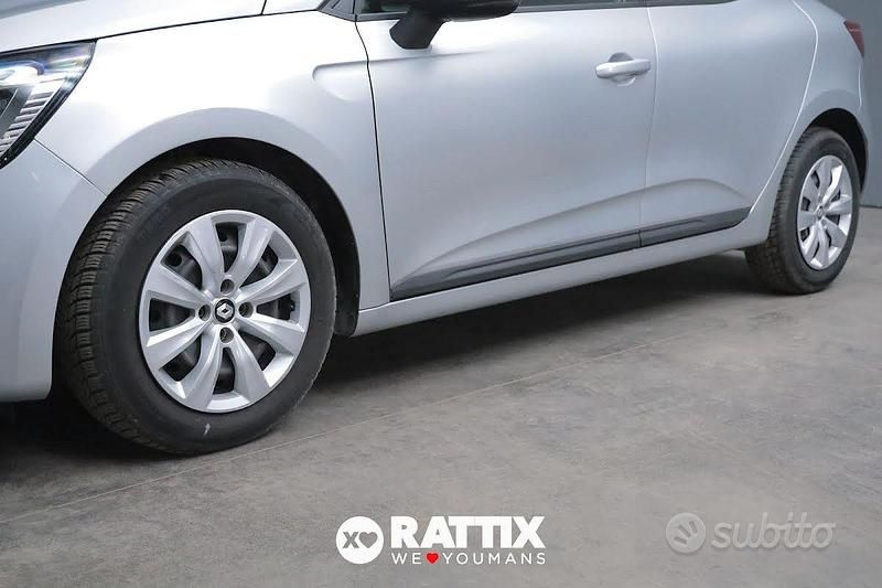 Usata Renault Clio V Life 67 CV (49 kW) 2022 Argento Berlina