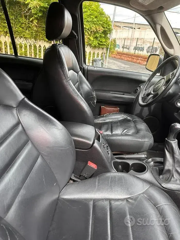 Usata Jeep Cherokee 150 CV (110 kW) 2003 SUV