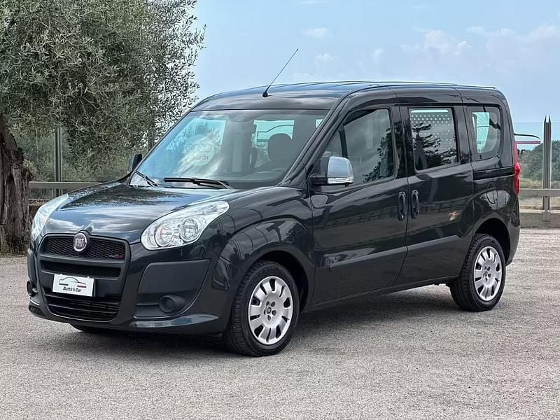 Usata Fiat Doblò Emotion 105 CV (77 kW) 2011 Monovolume