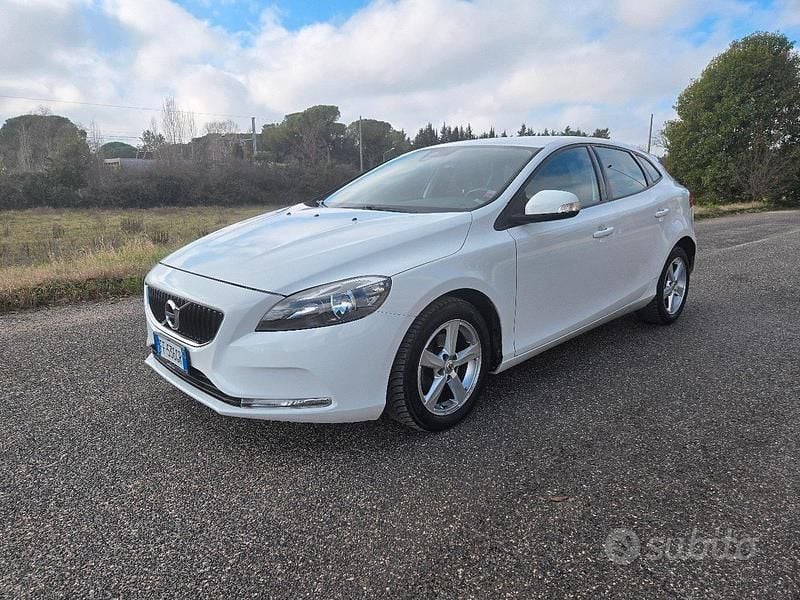 Usata Volvo V40 Kinetic 2017 Bianco Berlina