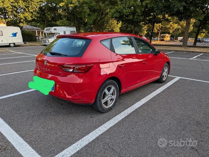 Usata Seat Leon 130 CV (95 kW) 2014 Rosso Coupé