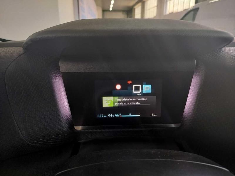 Neu Citroën e-C4 Shine 100 kW (136 PS) 2025 Weiß Limousine