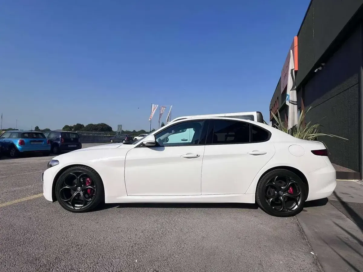 Usata Alfa Romeo Giulia Super 200 CV (147 kW) 2017 Bianco Berlina