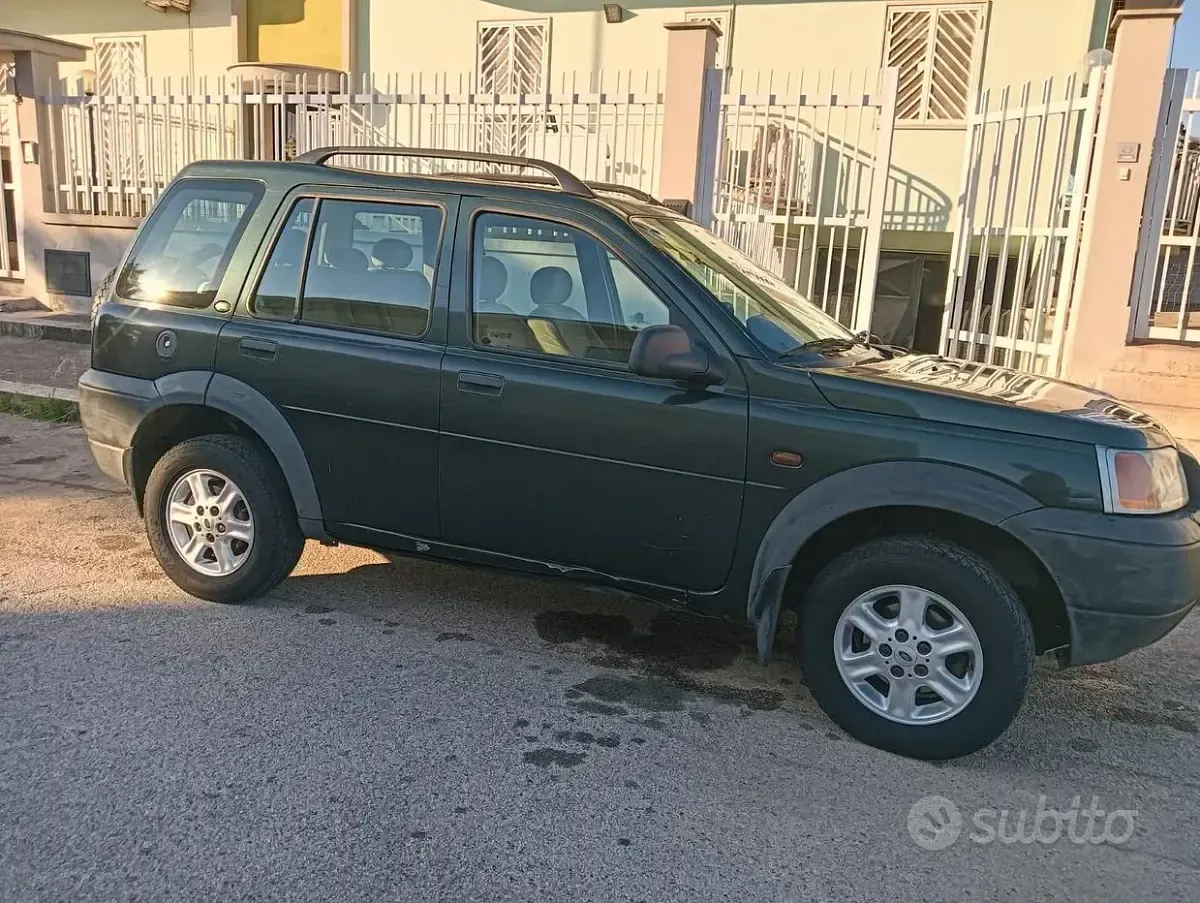 Usata Land Rover Freelander 111 CV (81 kW) 2001 Verde SUV