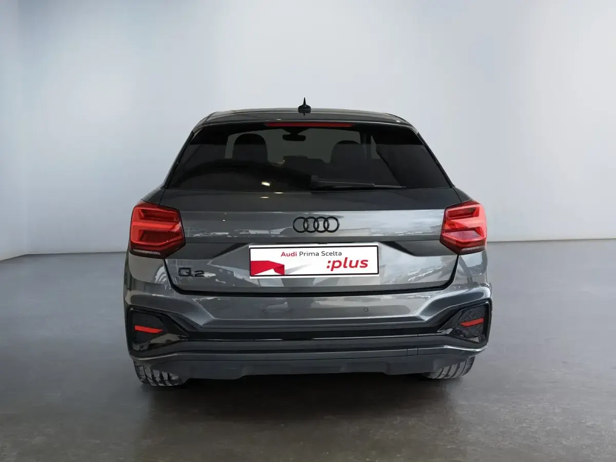 Usata Audi Q2 Ambiente 150 CV (110 kW) 2024 Grigio SUV