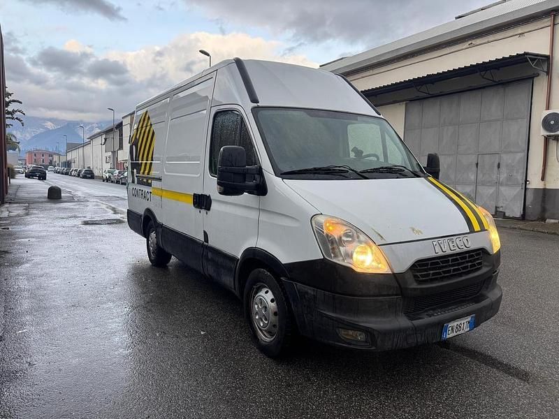 Usata Iveco Daily 106 CV (77 kW) 2012 Bianco