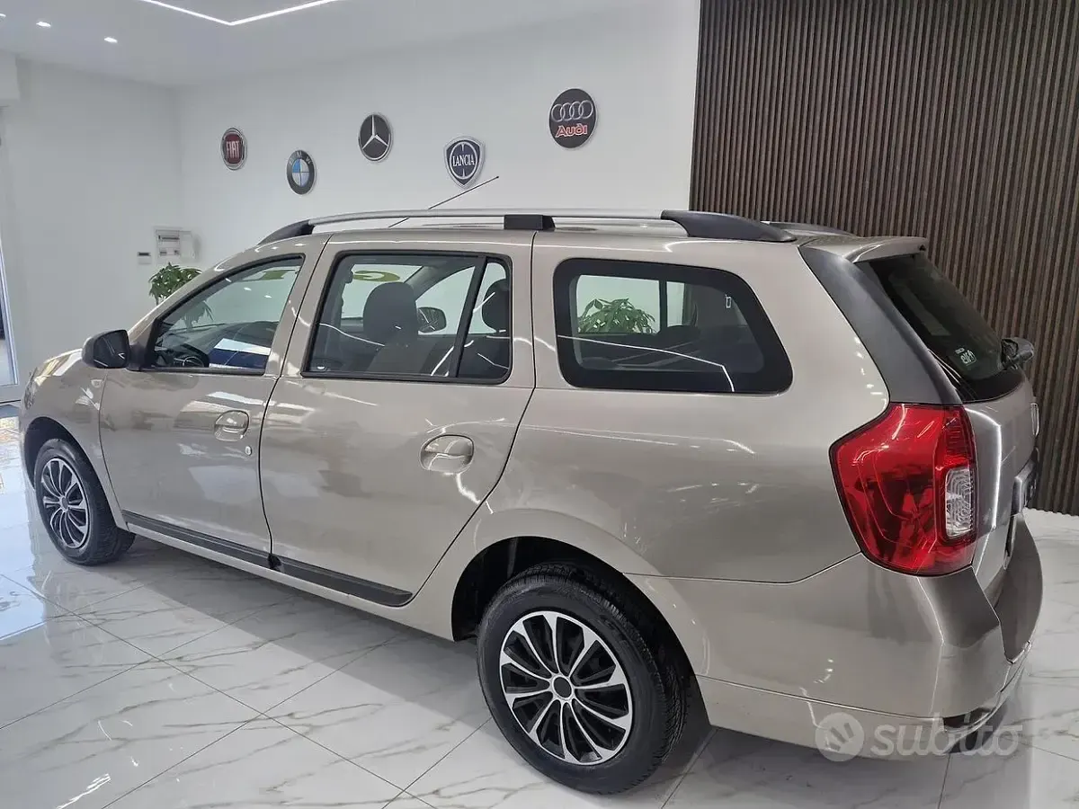 Gebraucht Dacia Logan Lauréate 75 PS (55 kW) 2014 Braun Kombi