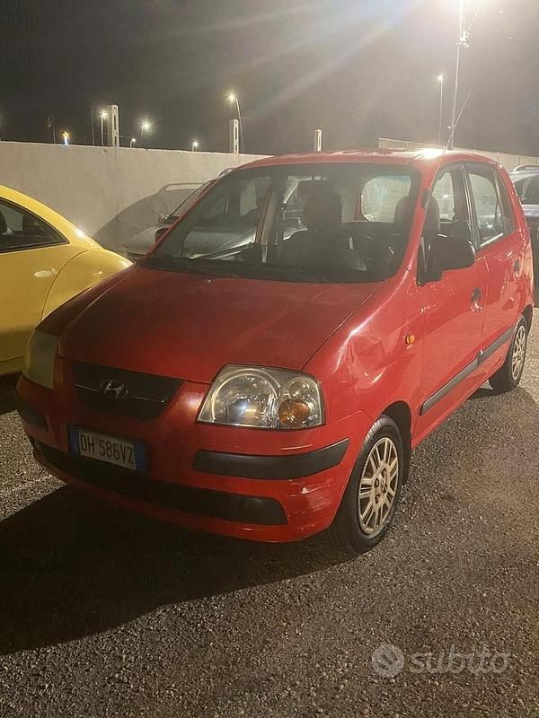Usata Hyundai Atos Active 63 CV (46 kW) 2007 Rosso Utilitaria