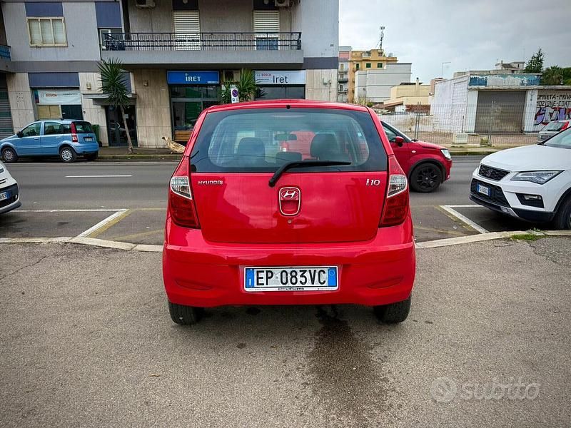 Usata Hyundai i10 Classic 69 CV (50 kW) 2012 Rosso Utilitaria