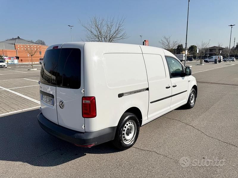 Usata VW Caddy Maxi 75 CV (55 kW) 2018 Bianco Monovolume