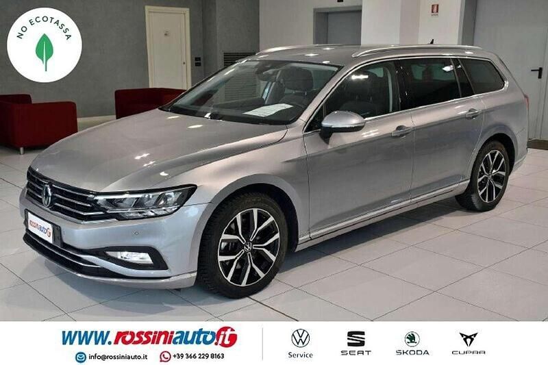 Argento Usata 2023 VW Passat Executive Station wagon | 28.900 € (Ottimo prezzo) - Immagine 1/3