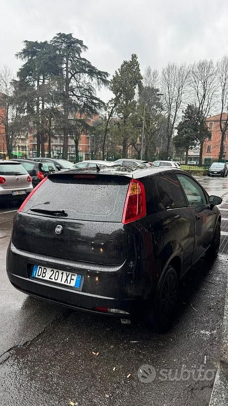 Usata Fiat Grande Punto 65 CV (47 kW) 2006 Nero Utilitaria