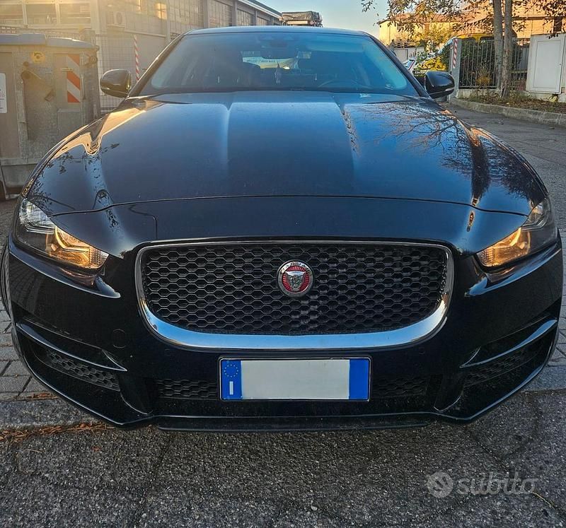 Usata Jaguar XE 200 CV (147 kW) 2019 Nero Berlina