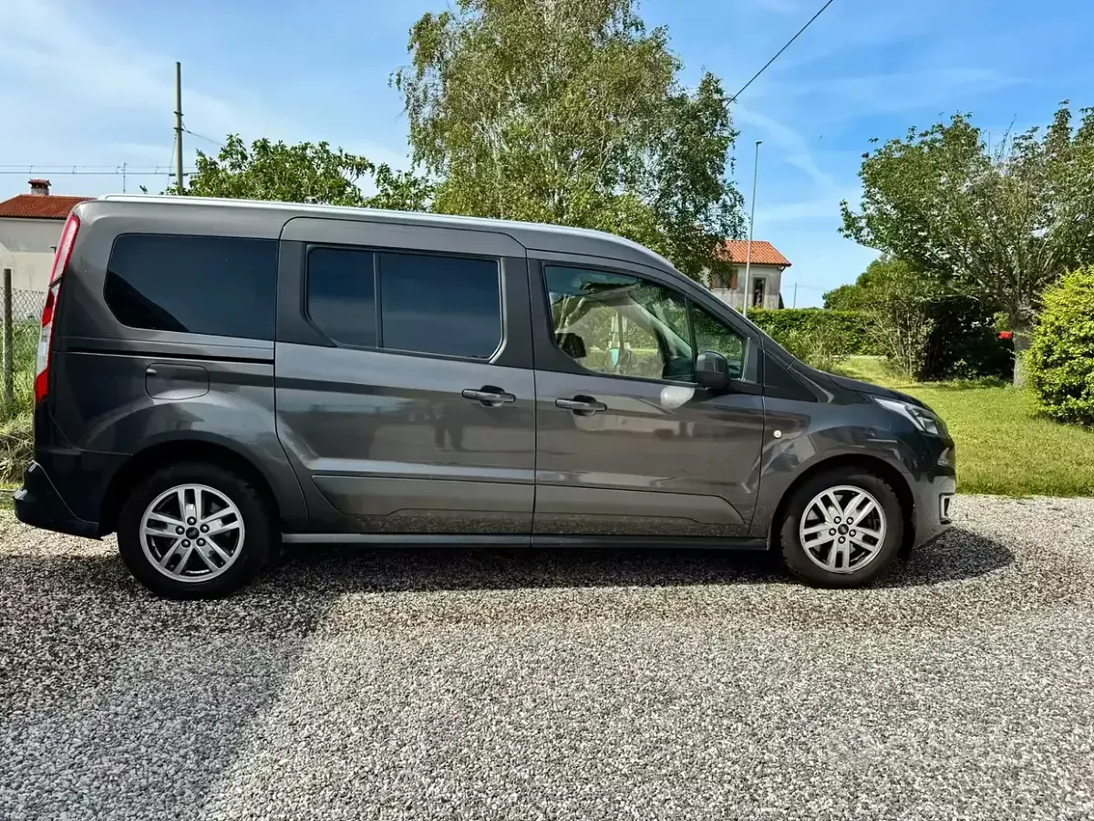 Usata Ford Tourneo Connect 120 CV (88 kW) 2020 Grigio Monovolume