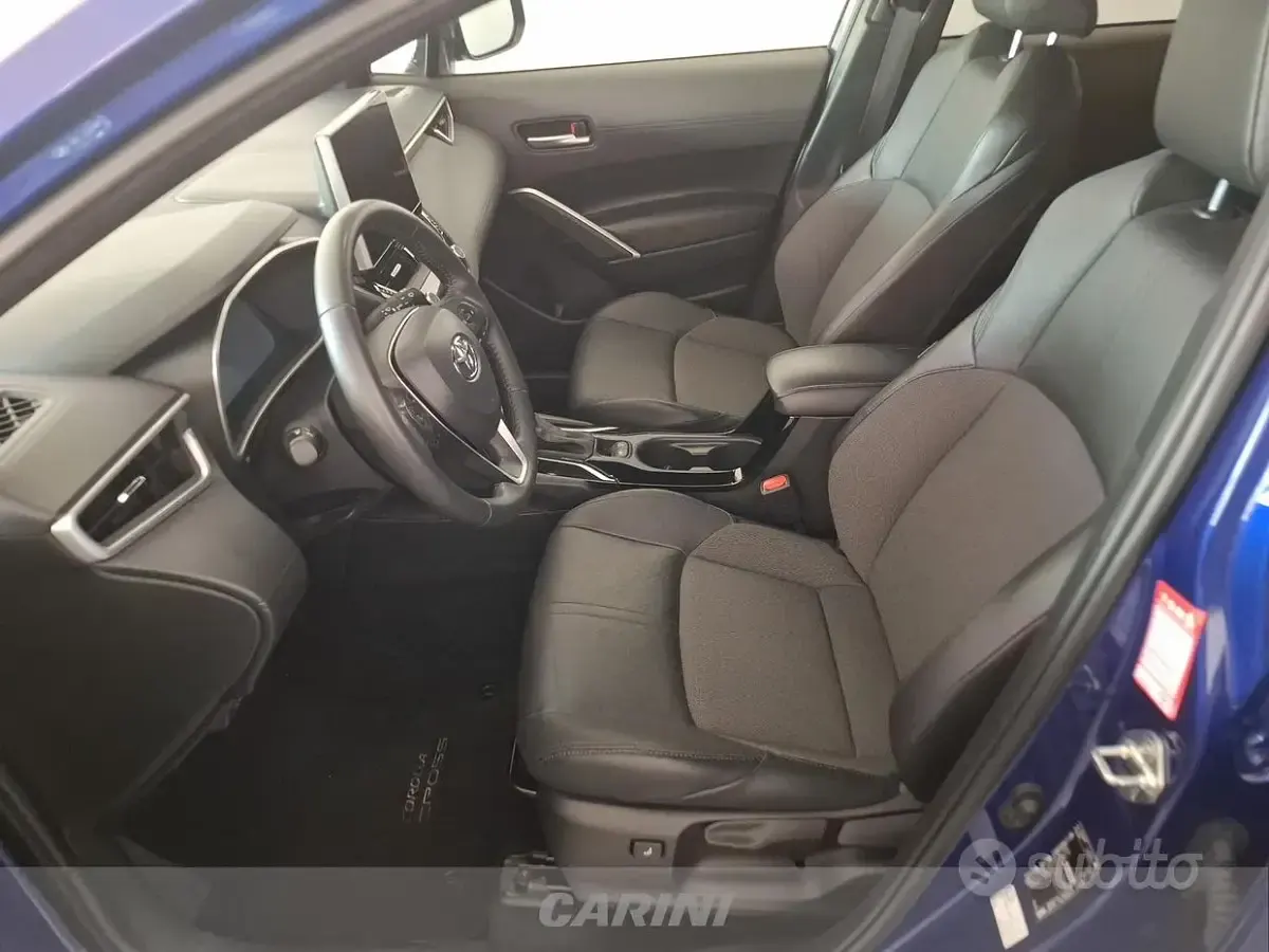 Usata Toyota Corolla Lounge 152 CV (111 kW) 2023 Bluazzurro SUV