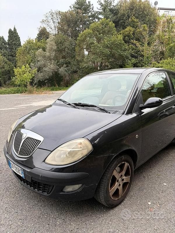 Usata Lancia Ypsilon 70 CV (51 kW) 2005 Nero Utilitaria