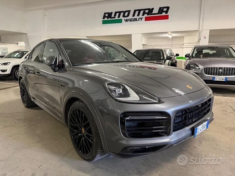 Usata Porsche Cayenne Coupe Sport 462 CV (339 kW) 2022 Grigio Coupé