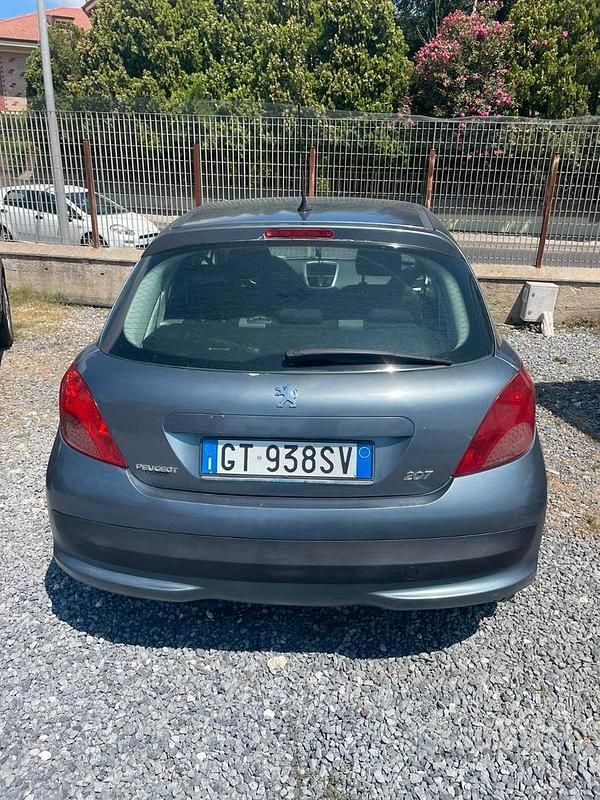 Gebraucht Peugeot 207 75 PS (55 kW) 2007 Grau Limousine
