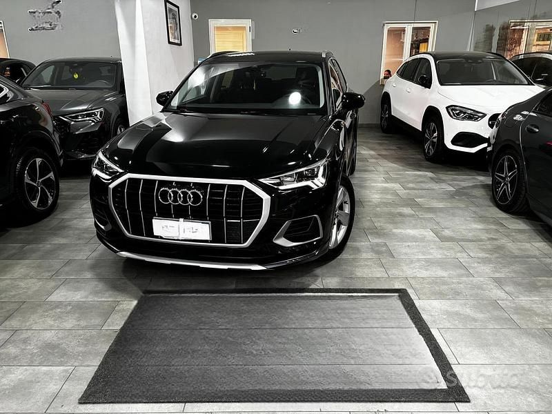 Nero Usata 2022 Audi Q3 Business SUV | 36.000 € (Buon prezzo) - Immagine 1/4