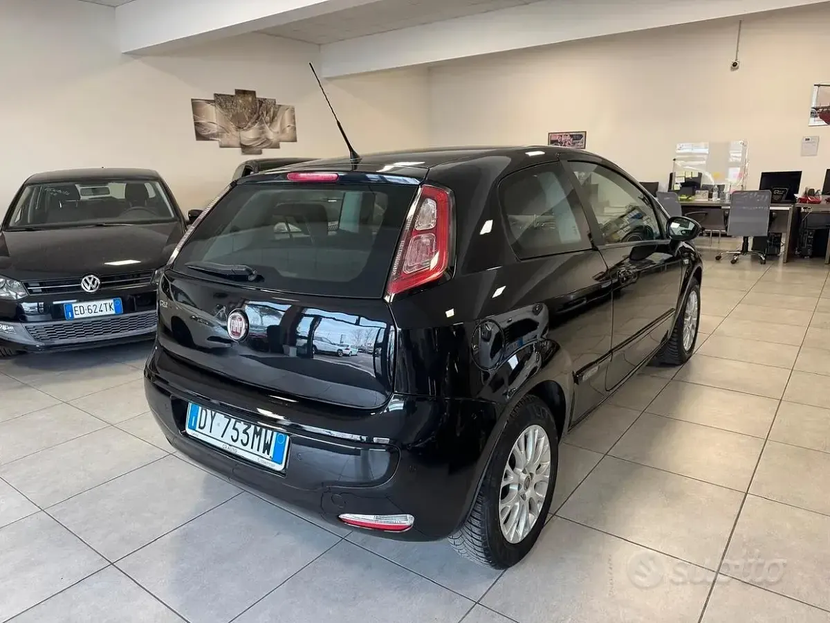 Usata Fiat Punto Evo Dynamic 65 CV (47 kW) 2010 Nero Utilitaria