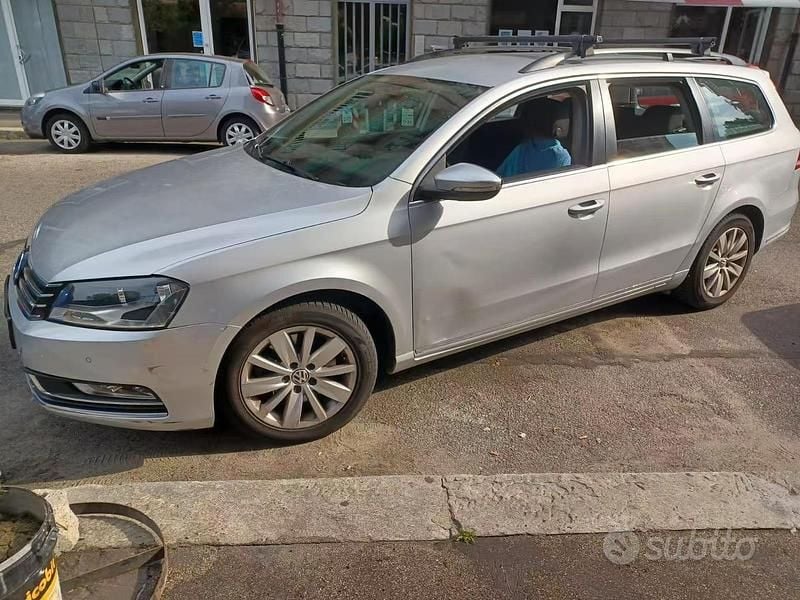 Usata VW Passat 130 CV (95 kW) 2012 Grigio Station wagon