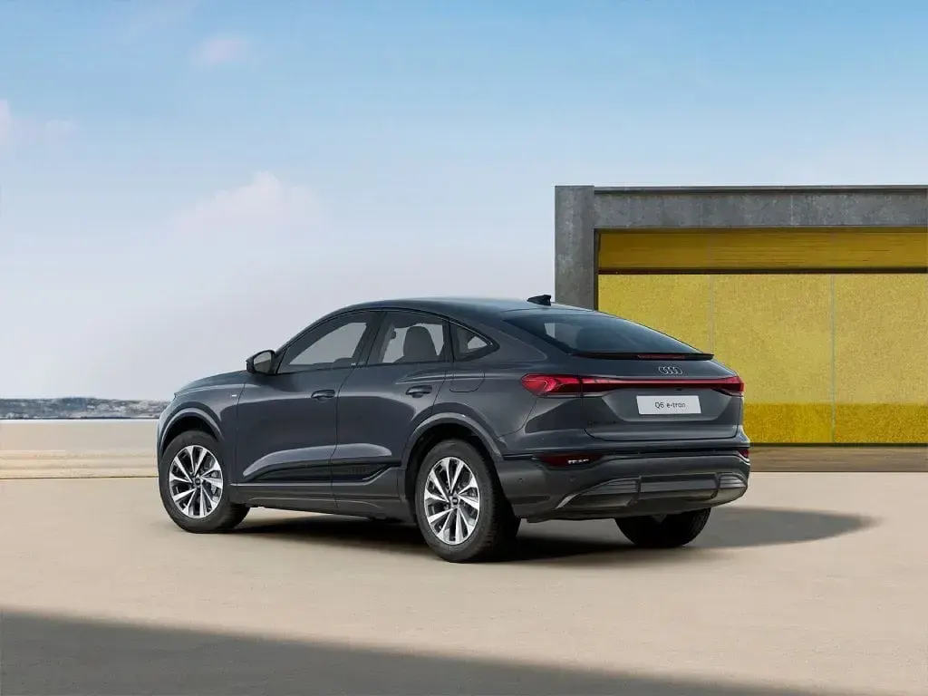 Nuova Audi Q6 e-tron S-Line 225 kW (306 CV) 2026 Grigio magnete SUV